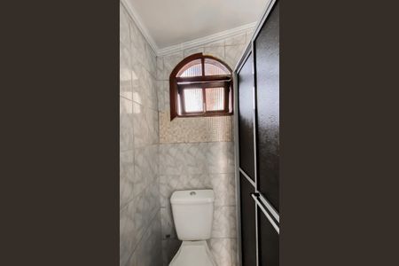 Casa para alugar com 55m², 2 quartos e 1 vaga Casa para alugar com 55m², 2 quartos e 1 vagaBanheiro