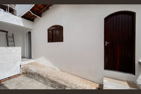 Casa para alugar com 55m², 2 quartos e 1 vaga Casa para alugar com 55m², 2 quartos e 1 vagaFachada