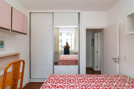 Apartamento à venda com 125m², 3 quartos e 2 vagasQuarto 2