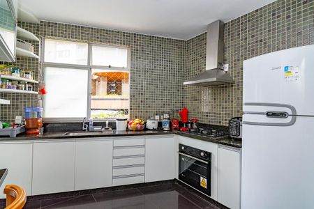 Apartamento à venda com 125m², 3 quartos e 2 vagasCozinha