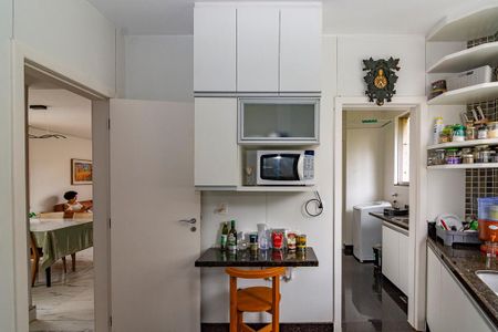 Apartamento à venda com 125m², 3 quartos e 2 vagasCozinha