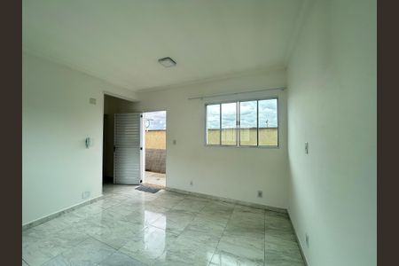 Casa de condomínio para alugar com 40m², 1 quarto e sem vaga Casa de condomínio para alugar com 40m², 1 quarto e sem vagaSala