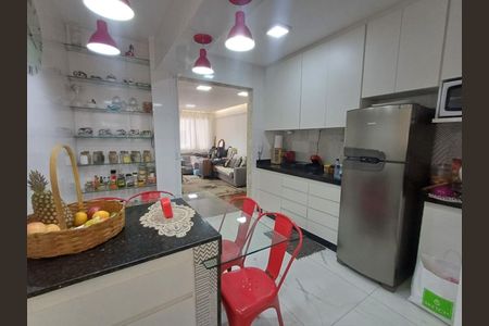 Apartamento à venda com 2 quartos, 70m² em Estoril, Belo Horizonte