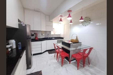 Apartamento à venda com 2 quartos, 70m² em Estoril, Belo Horizonte