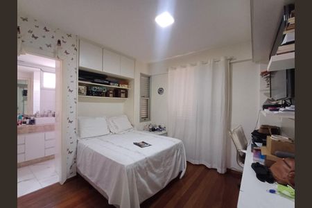 Apartamento à venda com 2 quartos, 70m² em Estoril, Belo Horizonte
