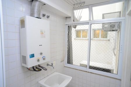 Apartamento à venda com 173m², 4 quartos e 3 vagas Apartamento à venda com 173m², 4 quartos e 3 vagasÁrea de Serviço