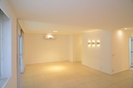 Sala de apartamento à venda com 4 quartos, 173m² em Barra da Tijuca, Rio de Janeiro