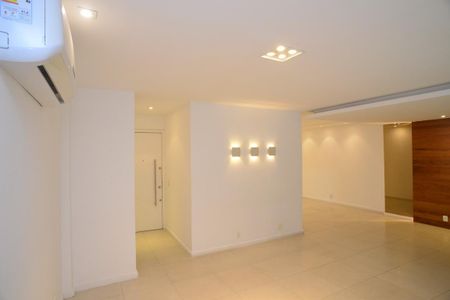 Apartamento à venda com 173m², 4 quartos e 3 vagas Apartamento à venda com 173m², 4 quartos e 3 vagasSala