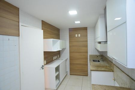 Apartamento à venda com 173m², 4 quartos e 3 vagas Apartamento à venda com 173m², 4 quartos e 3 vagasCozinha