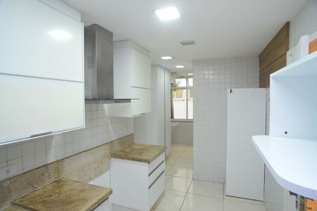 Apartamento à venda com 173m², 4 quartos e 3 vagas Apartamento à venda com 173m², 4 quartos e 3 vagasCozinha
