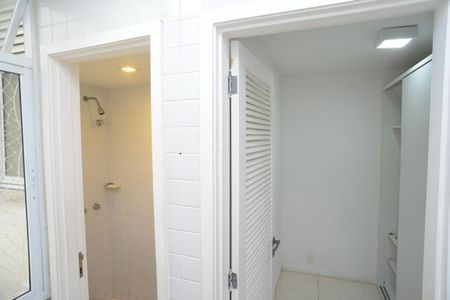 Apartamento à venda com 173m², 4 quartos e 3 vagas Apartamento à venda com 173m², 4 quartos e 3 vagasCorredor