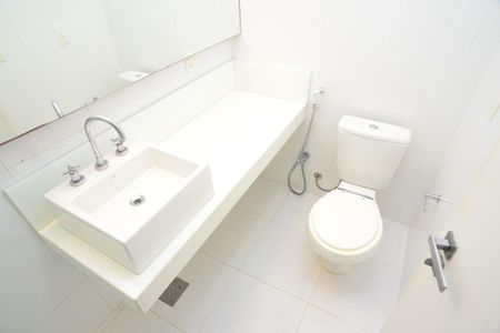 Apartamento à venda com 173m², 4 quartos e 3 vagas Apartamento à venda com 173m², 4 quartos e 3 vagasBanheiro Social