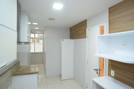 Apartamento à venda com 173m², 4 quartos e 3 vagas Apartamento à venda com 173m², 4 quartos e 3 vagasCozinha