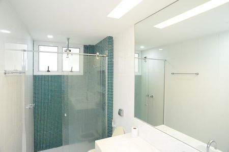 Apartamento à venda com 173m², 4 quartos e 3 vagas Apartamento à venda com 173m², 4 quartos e 3 vagasBanheiro da Suíte 2