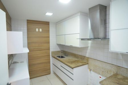 Apartamento à venda com 173m², 4 quartos e 3 vagas Apartamento à venda com 173m², 4 quartos e 3 vagasCozinha