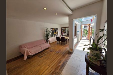 Casa de Condomínio à venda com 4 quartos, 160m² em Vila Mariana, São Paulo