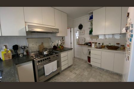 Apartamento à venda com 3 quartos, 230m² em Higienópolis, São Paulo