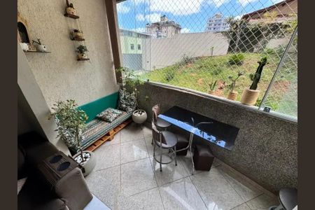 Apartamento à venda com 3 quartos, 75m² em Sagrada Família, Belo Horizonte