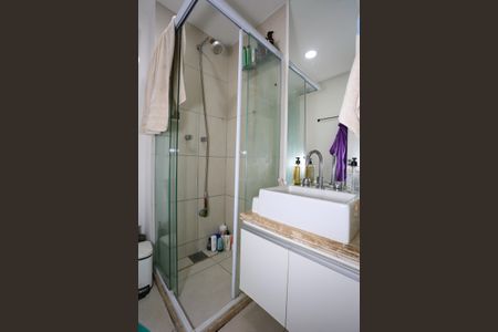 Apartamento à venda com 67m², 2 quartos e 2 vagasBanheiro da Suíte