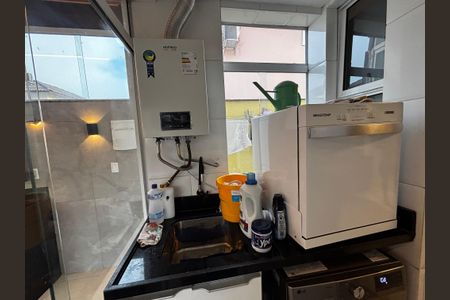 Casa de condomínio à venda com 130m², 4 quartos e 2 vagasÁrea de Serviço