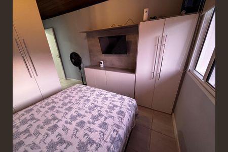 Casa de condomínio à venda com 130m², 4 quartos e 2 vagasSuíte