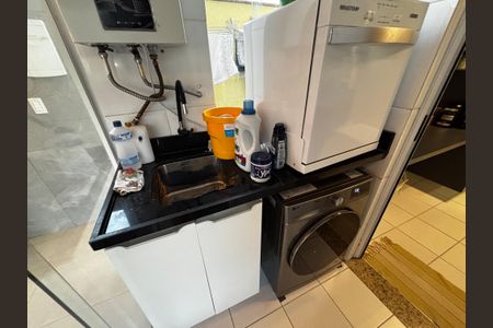 Casa de condomínio à venda com 130m², 4 quartos e 2 vagasÁrea de Serviço