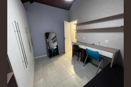 Casa de condomínio à venda com 130m², 4 quartos e 2 vagasQuarto 4