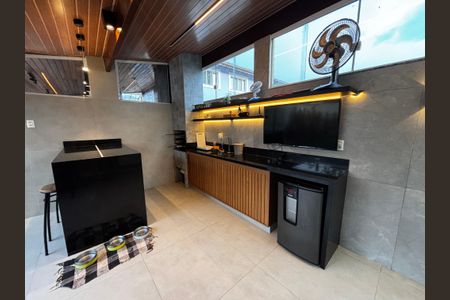 Casa de condomínio à venda com 130m², 4 quartos e 2 vagasChurrasqueira