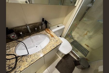 Casa de condomínio à venda com 130m², 4 quartos e 2 vagasBanheiro - 2 piso