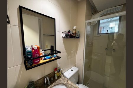 Casa de condomínio à venda com 130m², 4 quartos e 2 vagasBanheiro - 1 piso