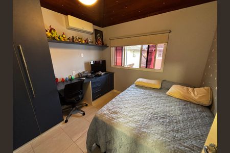 Casa de condomínio à venda com 130m², 4 quartos e 2 vagasQuarto 3