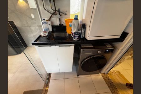 Casa de condomínio à venda com 130m², 4 quartos e 2 vagasÁrea de Serviço