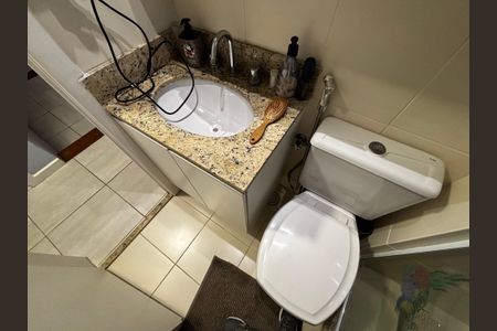 Casa de condomínio à venda com 130m², 4 quartos e 2 vagasBanheiro - 2 piso