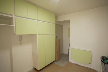 Apartamento para alugar com 72m², 2 quartos e 1 vagaCOZINHA