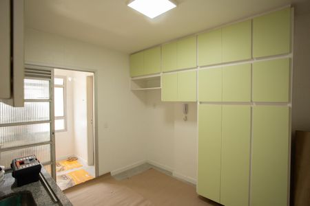 Apartamento para alugar com 72m², 2 quartos e 1 vagaCOZINHA