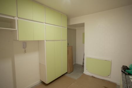 Apartamento para alugar com 72m², 2 quartos e 1 vagaCOZINHA