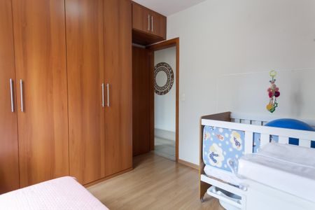 Apartamento à venda com 85m², 3 quartos e 2 vagasQuarto 2