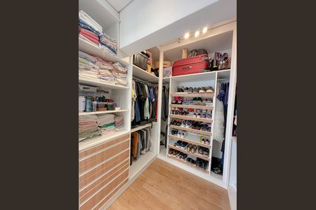 Apartamento à venda com 134m², 3 quartos e 2 vagasCloset Suíte Master