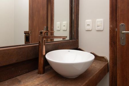 Casa à venda com 110m², 2 quartos e 1 vagaBanheiro do Quarto 1