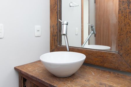 Casa à venda com 110m², 2 quartos e 1 vagaBanheiro do Quarto 2