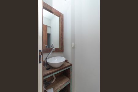 Casa à venda com 110m², 2 quartos e 1 vagaLavabo