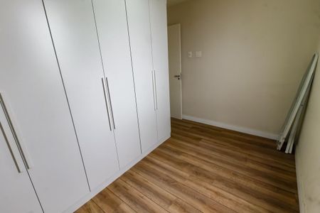 Apartamento à venda com 69m², 3 quartos e 2 vagasQuarto 2 - Armários