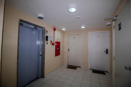 Apartamento para alugar com 55m², 2 quartos e 1 vagaHall de entrada