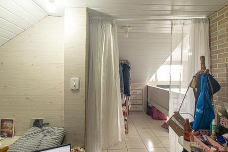 Quarto  de kitnet/studio para alugar com 1 quarto, 22m² em Campo Comprido, Curitiba