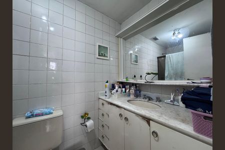 Apartamento à venda com 65m², 2 quartos e 1 vagaSuíte - Banheiro