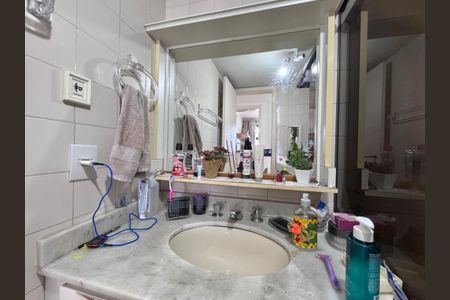 Apartamento à venda com 65m², 2 quartos e 1 vagaBanheiro Social