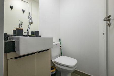 Banheiro de apartamento para alugar com 1 quarto, 28m² em Cerqueira César, São Paulo