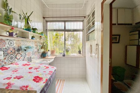 Apartamento à venda com 94m², 3 quartos e 1 vagaÁrea de Serviço