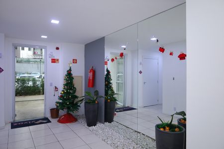 Apartamento para alugar com 41m², 2 quartos e 1 vagaÁrea comum - Saguão do prédio