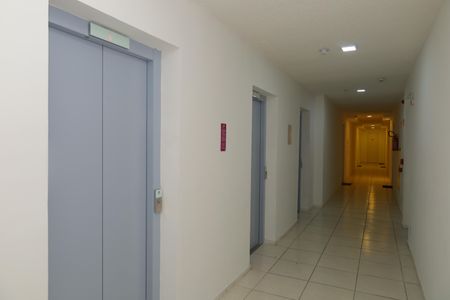 Apartamento para alugar com 41m², 2 quartos e 1 vagaÁrea comum - Saguão do andar
